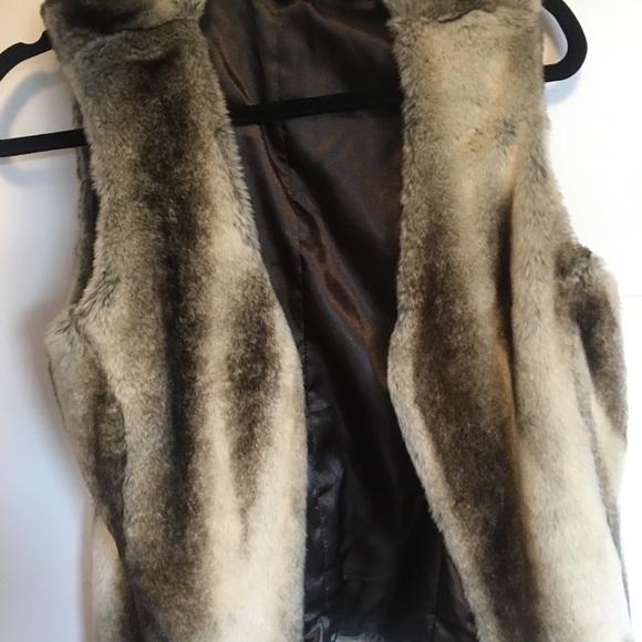 Denver Hayes vegan fur vest/ coat liner - Picture 5 of 5